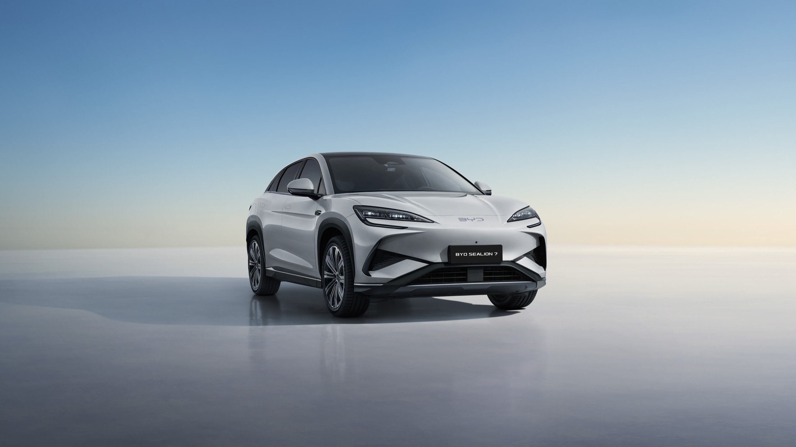 BYD SEALION 7 — view 2