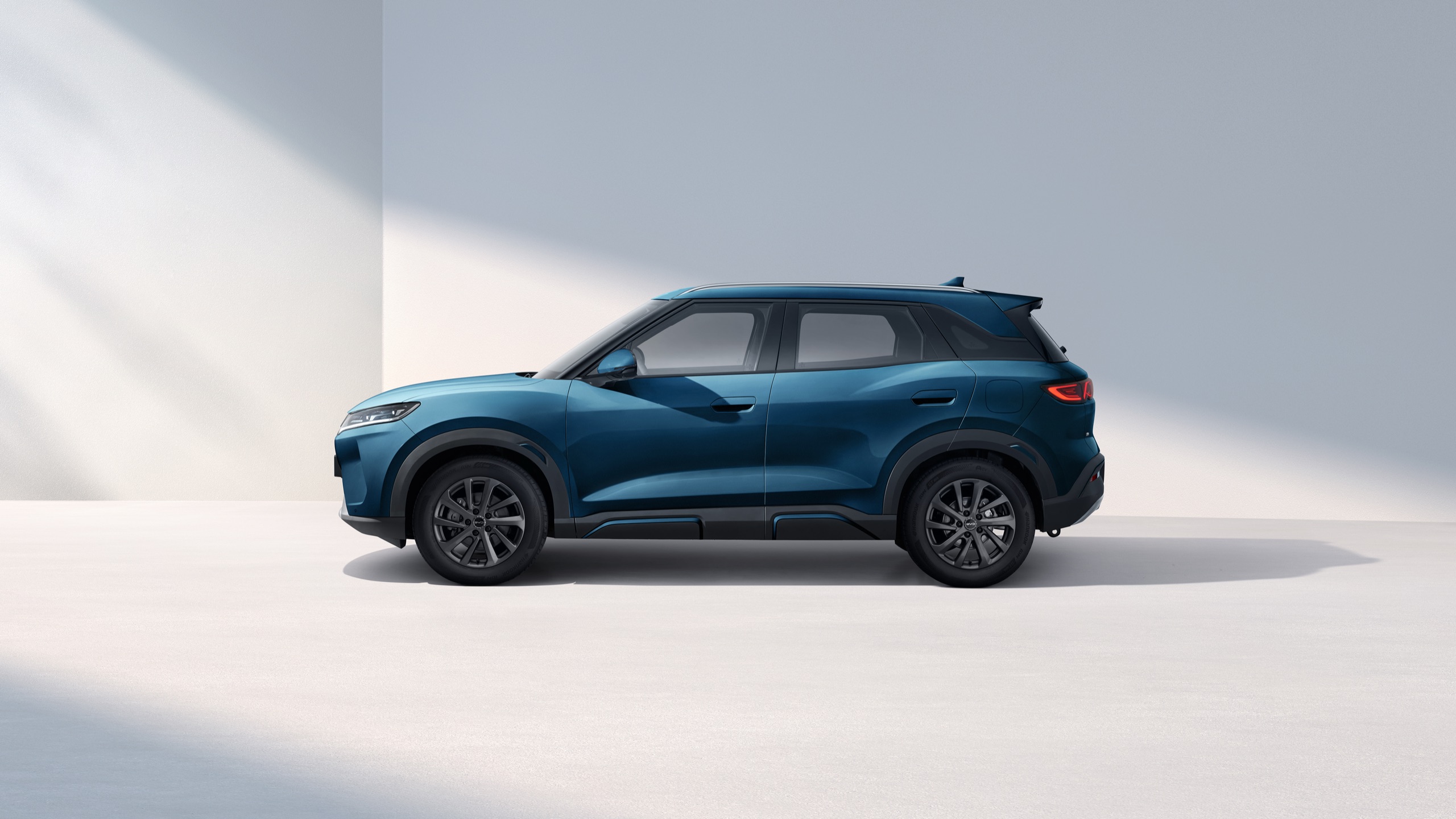 BYD ATTO 2 DM-i — Exterior 1